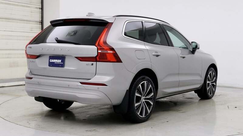 2022 Volvo XC60 B5 Momentum 8