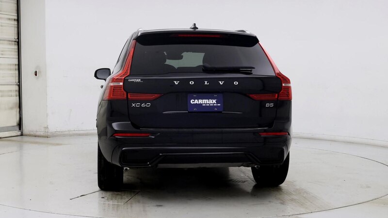 2022 Volvo XC60 B5 R-Design 6