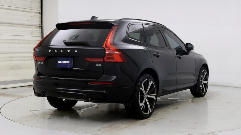 2022 Volvo XC60 B5 R-Design 8