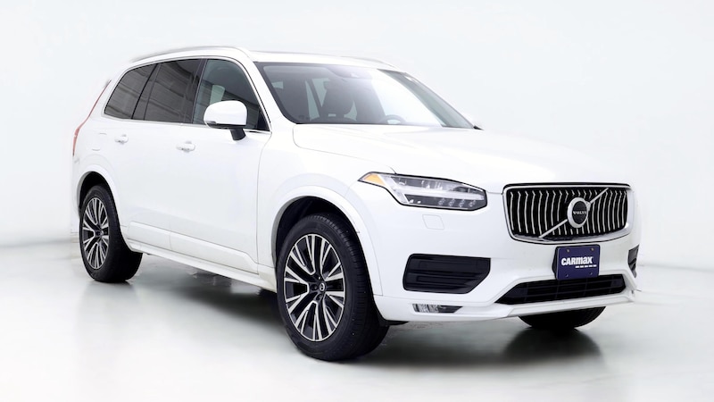 2022 Volvo XC90 T6 Momentum Hero Image