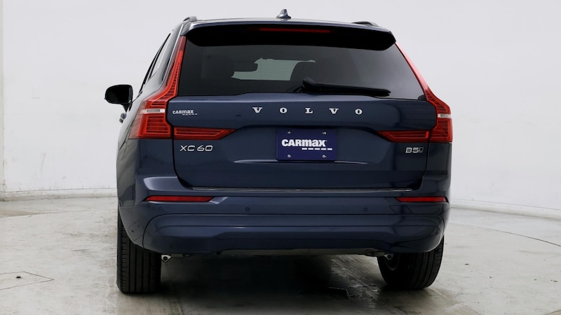 2022 Volvo XC60 B5 Momentum 6