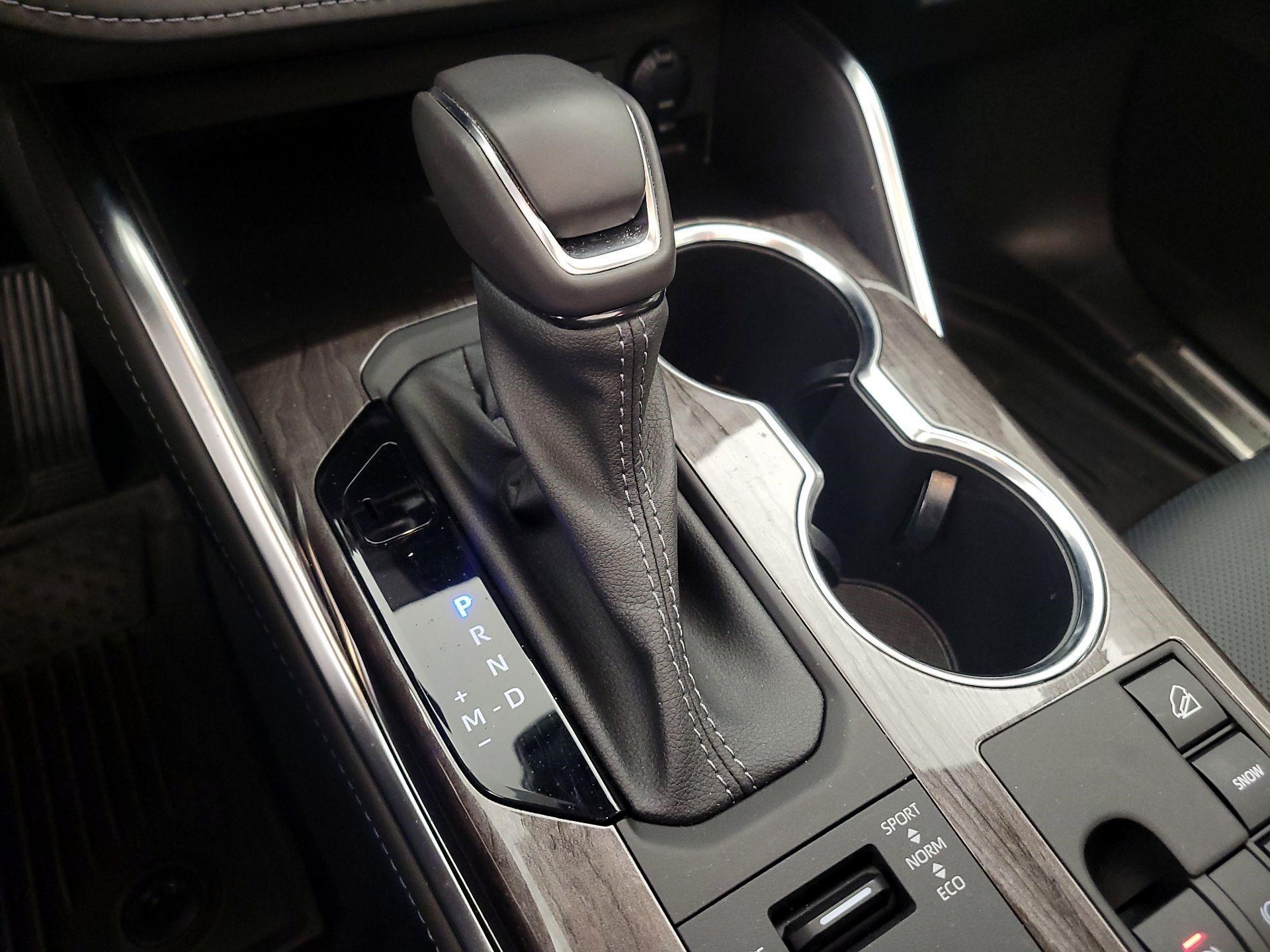 Thumbnail: 2023 Toyota Highlander - 17
