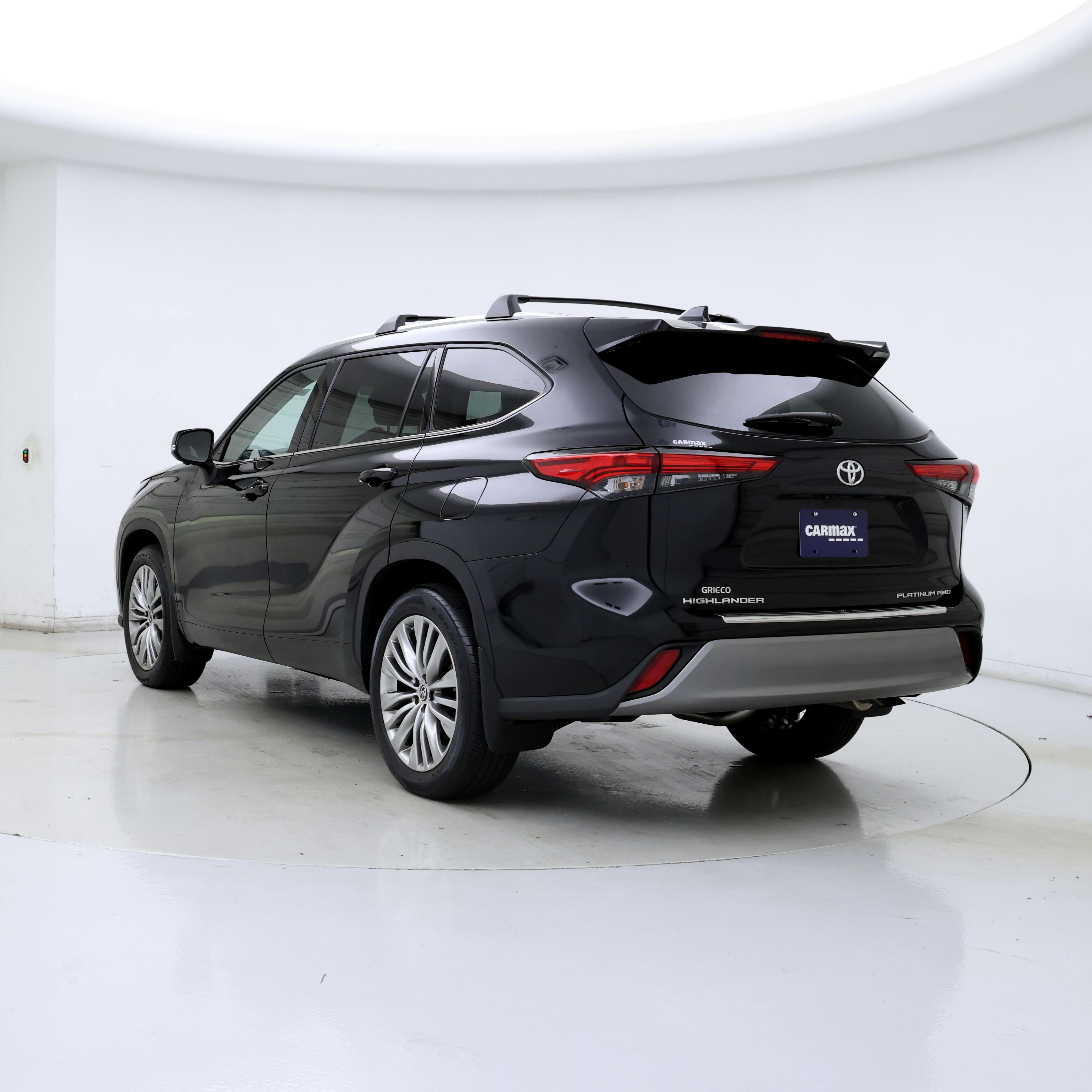 Thumbnail: 2023 Toyota Highlander - 2