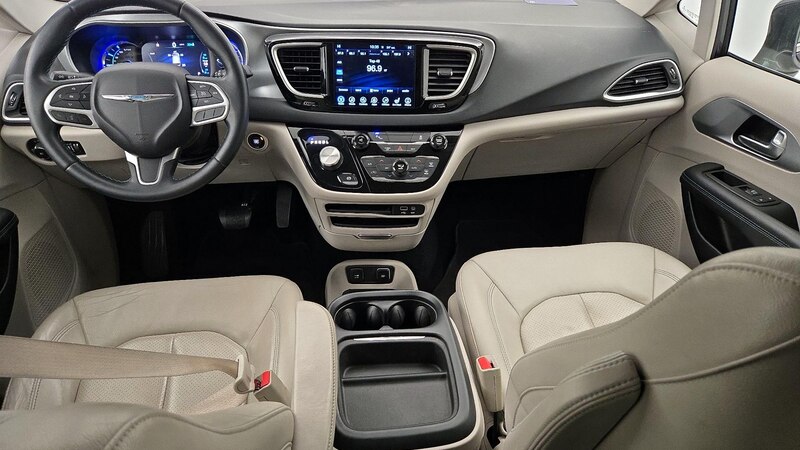 2017 Chrysler Pacifica Premium 9