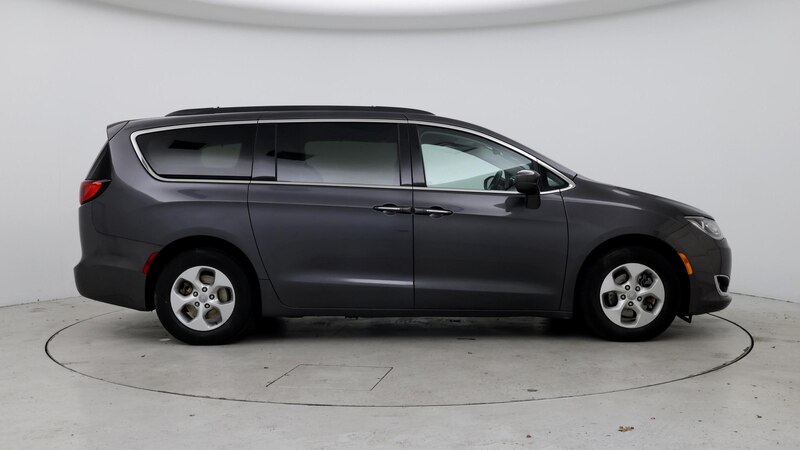 2017 Chrysler Pacifica Premium 7