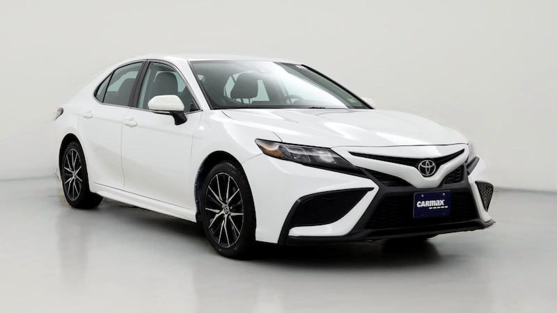 2022 Toyota Camry SE Hero Image