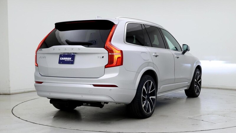 2022 Volvo XC90 T6 Momentum 8