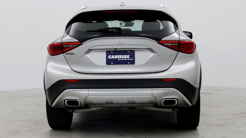 2018 INFINITI QX30 Luxury 6