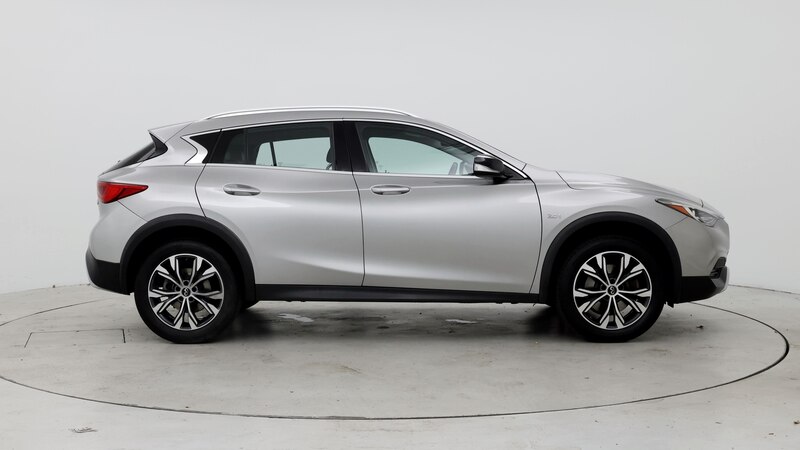 2018 INFINITI QX30 Luxury 7