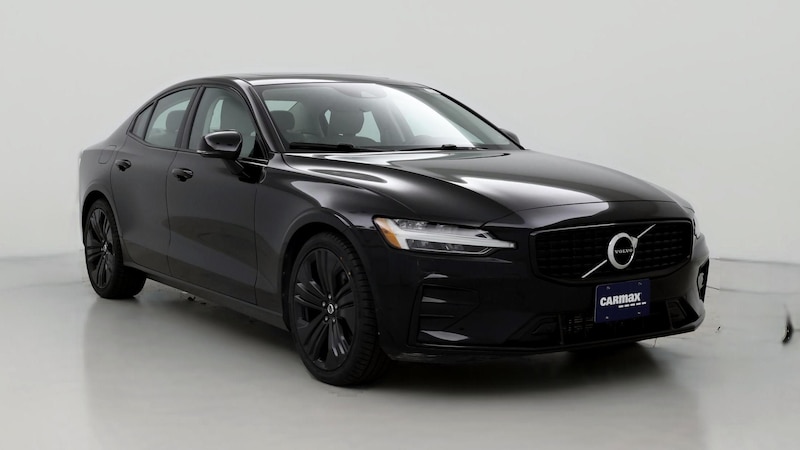 2022 Volvo S60 B5 Momentum Hero Image