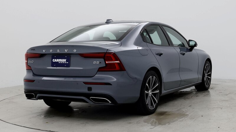 2022 Volvo S60 B5 Momentum 8