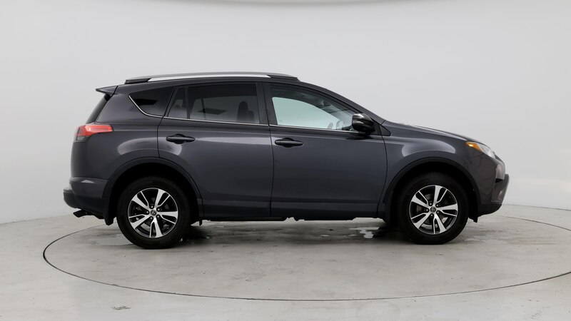 2017 Toyota RAV4 XLE 7