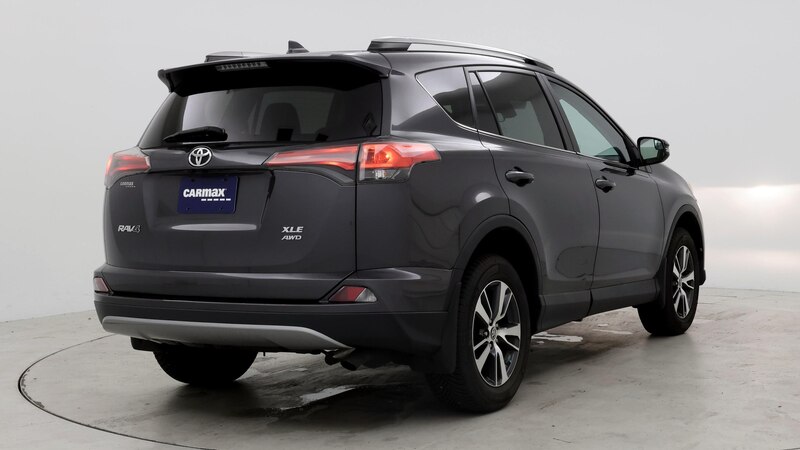 2017 Toyota RAV4 XLE 8