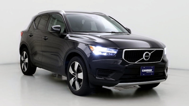 2019 Volvo XC40 T5 Momentum Hero Image