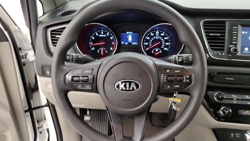 2019 Kia Sedona LX 10