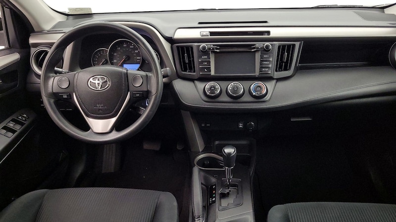 2016 Toyota RAV4 LE 9