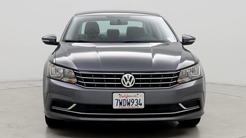 2017 Volkswagen Passat S 5