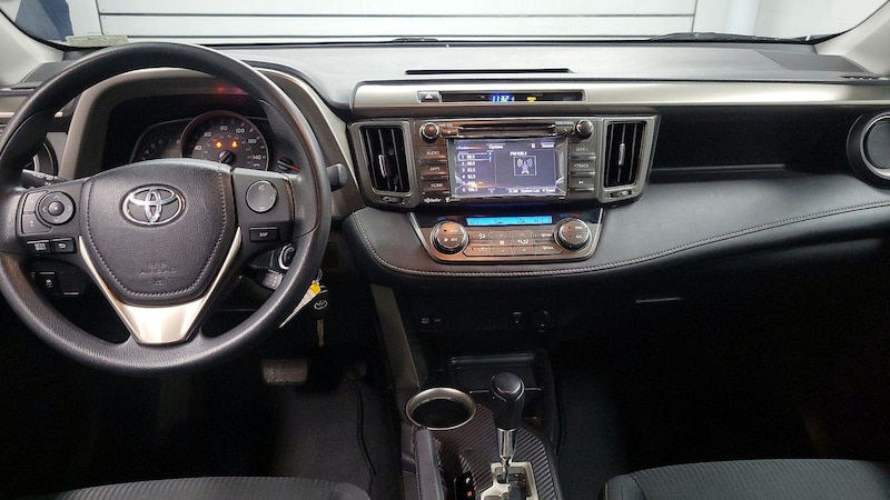 2014 Toyota RAV4 XLE 8