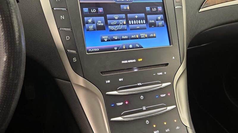 2014 Lincoln MKZ  17