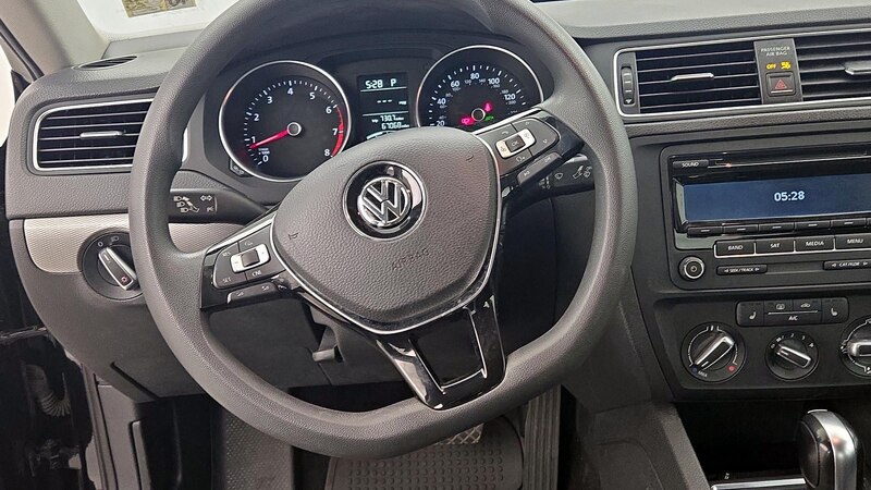 2015 Volkswagen Jetta SE 10