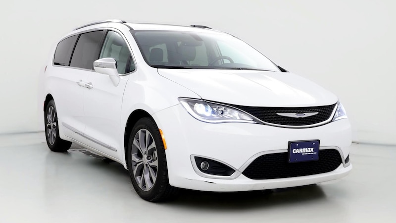 2017 Chrysler Pacifica Limited Hero Image