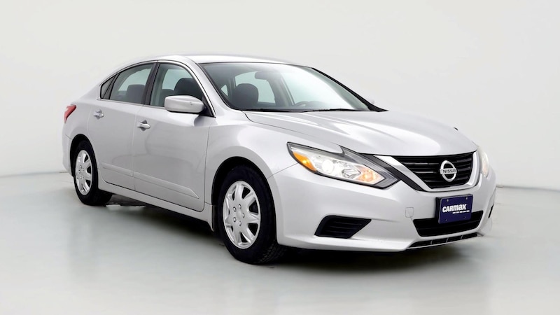 2016 Nissan Altima S Hero Image