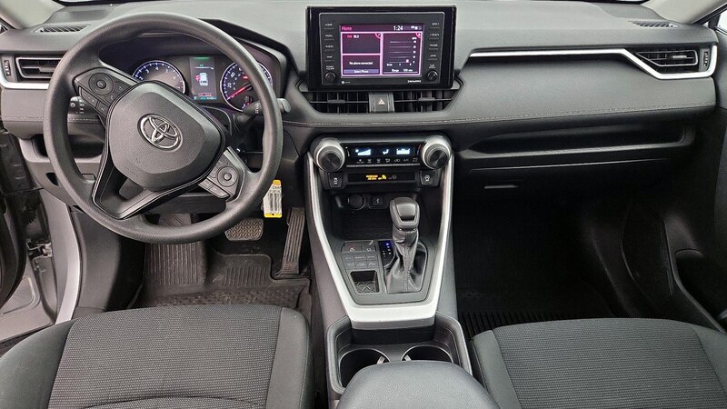 2020 Toyota RAV4 LE 9