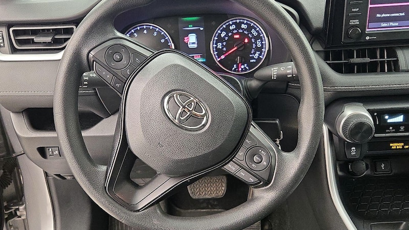 2020 Toyota RAV4 LE 10