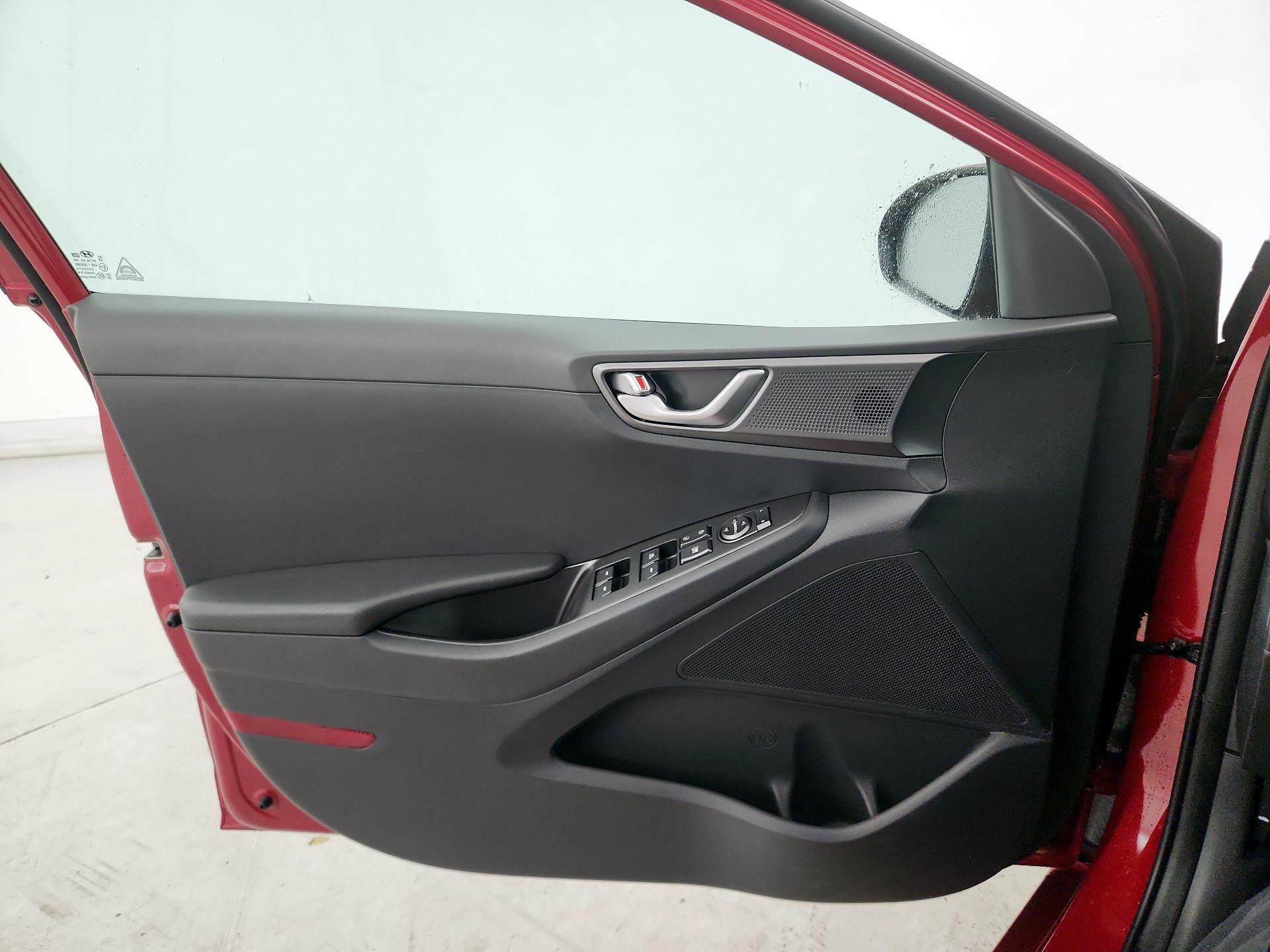 Thumbnail: 2020 Hyundai Ioniq - 12