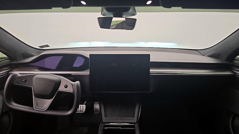 2022 Tesla Model S Plaid 9