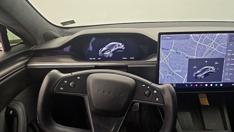 2022 Tesla Model S Plaid 10