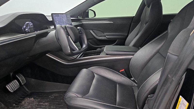 2022 Tesla Model S Plaid 11