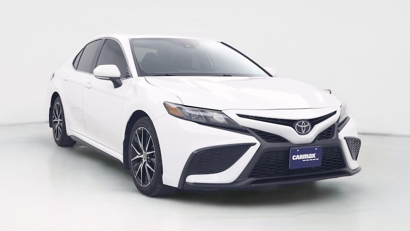 2024 Toyota Camry SE Hero Image