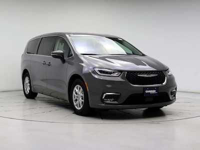 2023 Chrysler Pacifica Touring L -
                Kenosha, WI