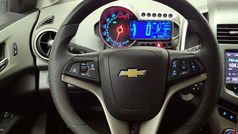 2016 Chevrolet Sonic LT 10