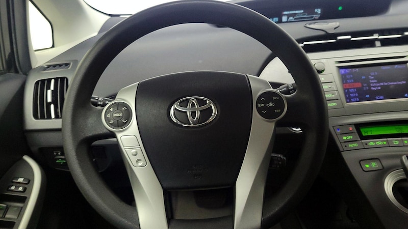 2013 Toyota Prius Two 10