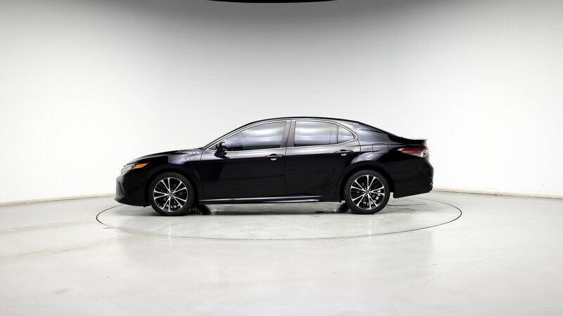 2018 Toyota Camry SE 3