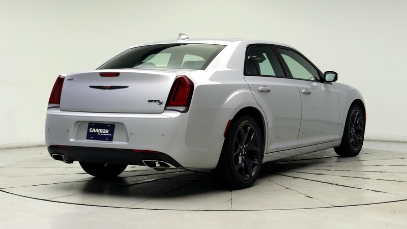 2023 Chrysler 300 S 8