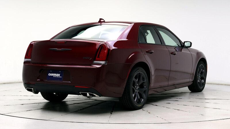 2023 Chrysler 300 S 8