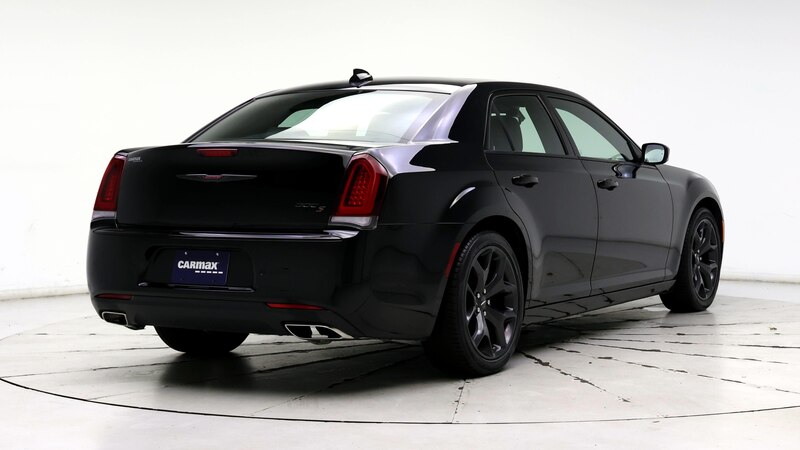 2023 Chrysler 300 S 8