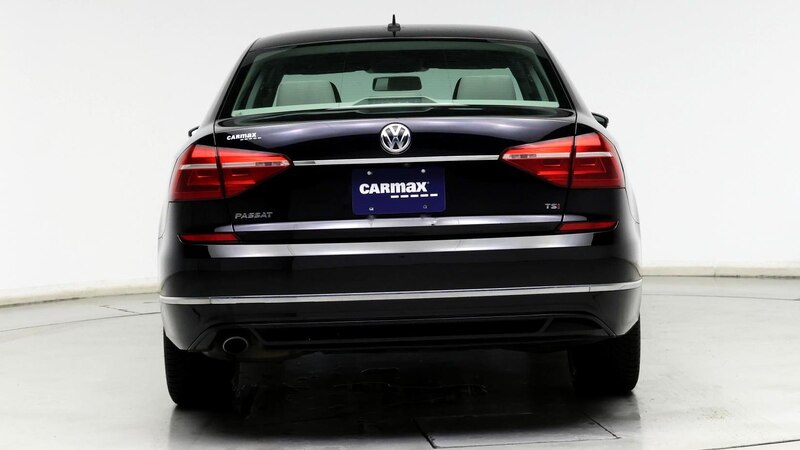 2016 Volkswagen Passat R-Line 6