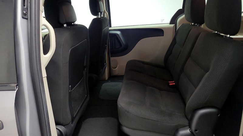 2016 Dodge Grand Caravan SE 18
