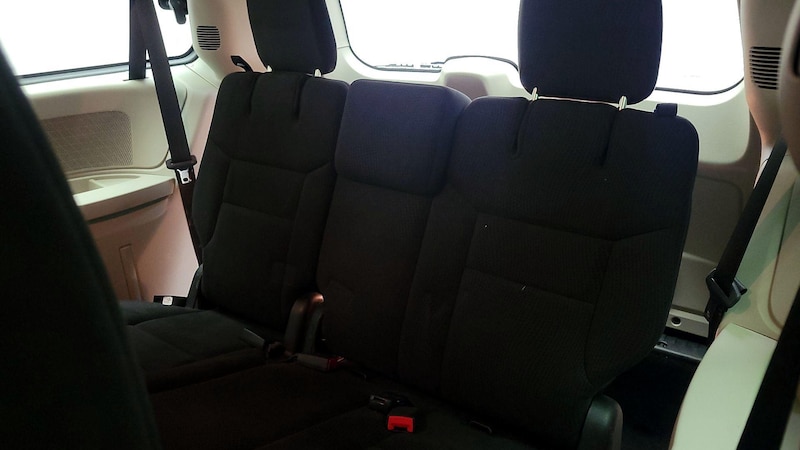 2016 Dodge Grand Caravan SE 19