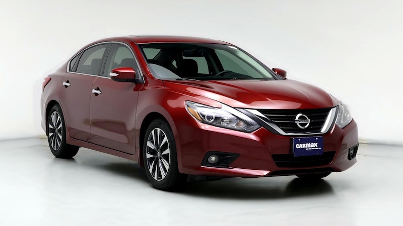 2016 Nissan Altima SL Hero Image