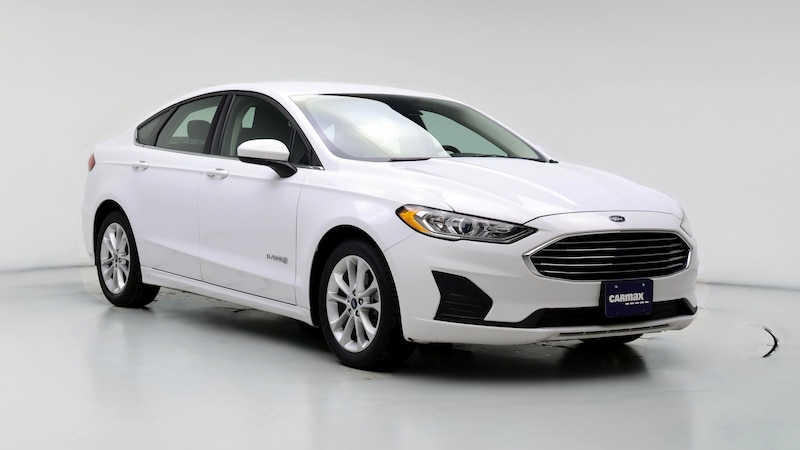 2019 Ford Fusion SE Hero Image