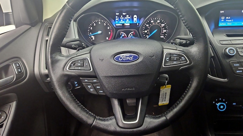 2015 Ford Focus SE 10