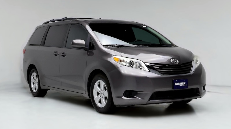 2017 Toyota Sienna LE Hero Image