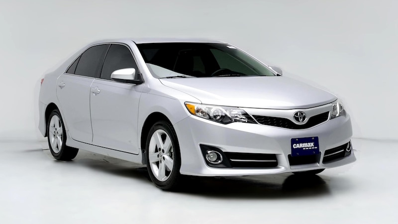 2014 Toyota Camry SE Hero Image