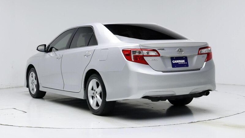 2014 Toyota Camry SE 2