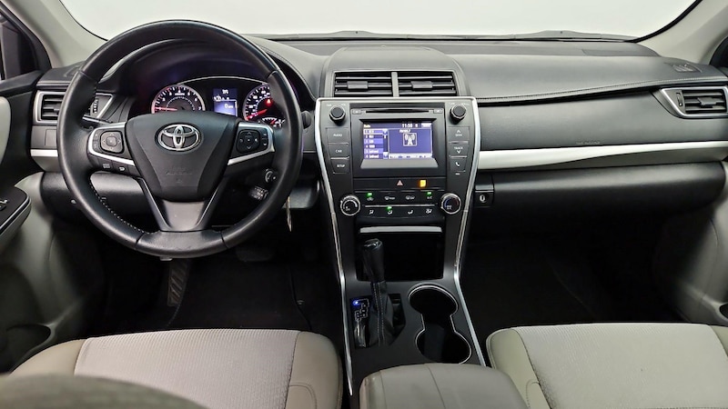 2017 Toyota Camry SE 9